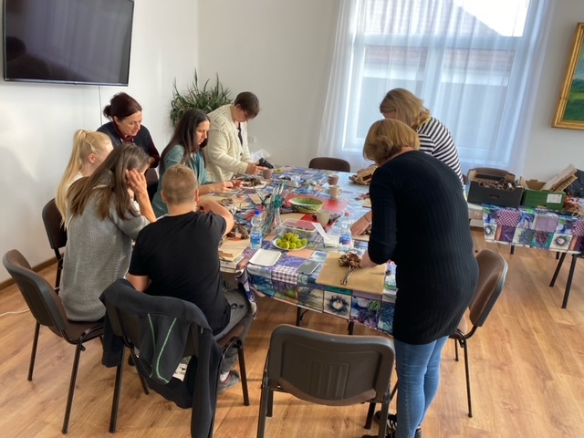 koveskal oszikezmuves 1