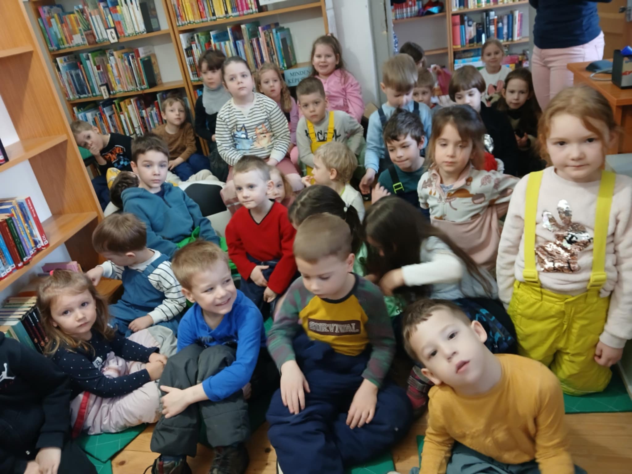 magyarpolany papirszinhaz 1
