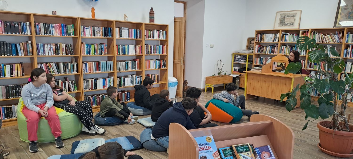 szentgal papirszinhaz 1